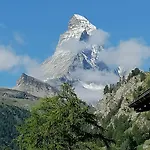 Petit Helvetia Budget Hotel Zermatt