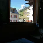 Petit Helvetia Budget Hotel Zermatt