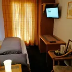 Petit Helvetia Budget Hotel 2*