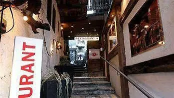 Petit Helvetia Budget