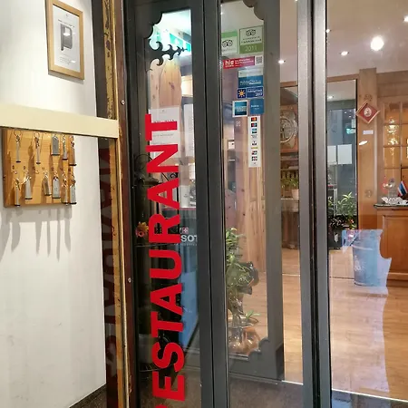 Petit Helvetia Budget Hotel Zermatt