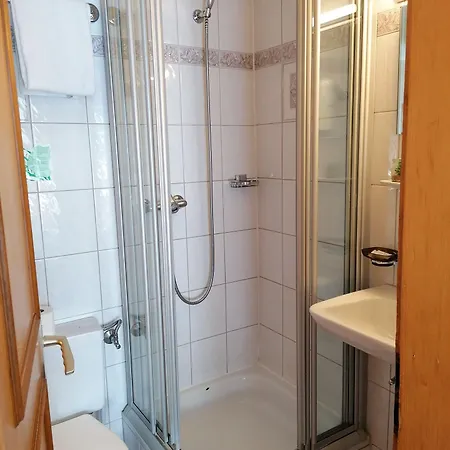 Hotell Petit Helvetia Budget 2*