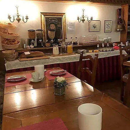 Hotel Petit Helvetia Budget 2*