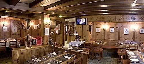 Petit Helvetia Budget 2*