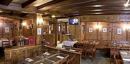 Petit Helvetia Budget 2*