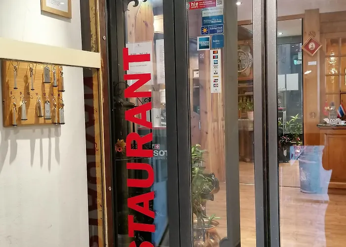 Petit Helvetia Budget Hotel Zermatt