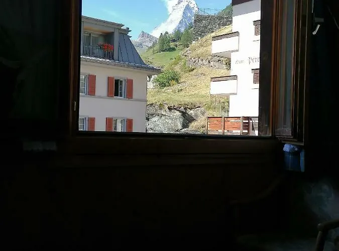 Petit Helvetia Budget Hotel Zermatt